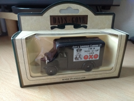 16023 1934 Dennis Parcel Van